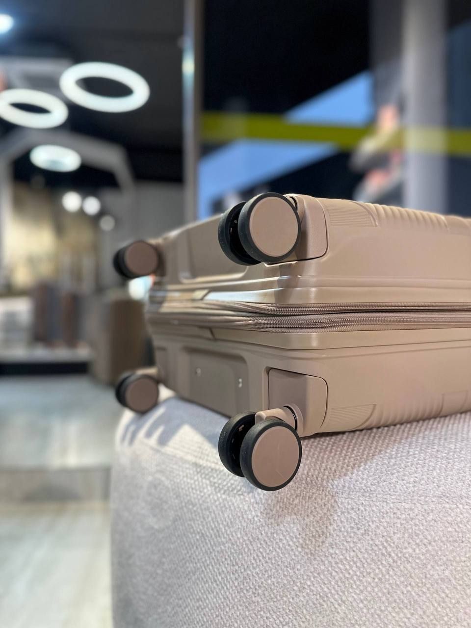 Мала валіза з поліпропілену з розширенням блакитний KM-03-S фото