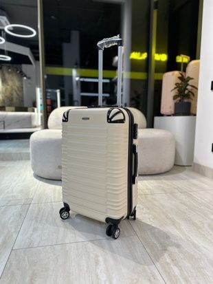 Валіза пластикова M+ (65 см) молочна K-01-M+ фото