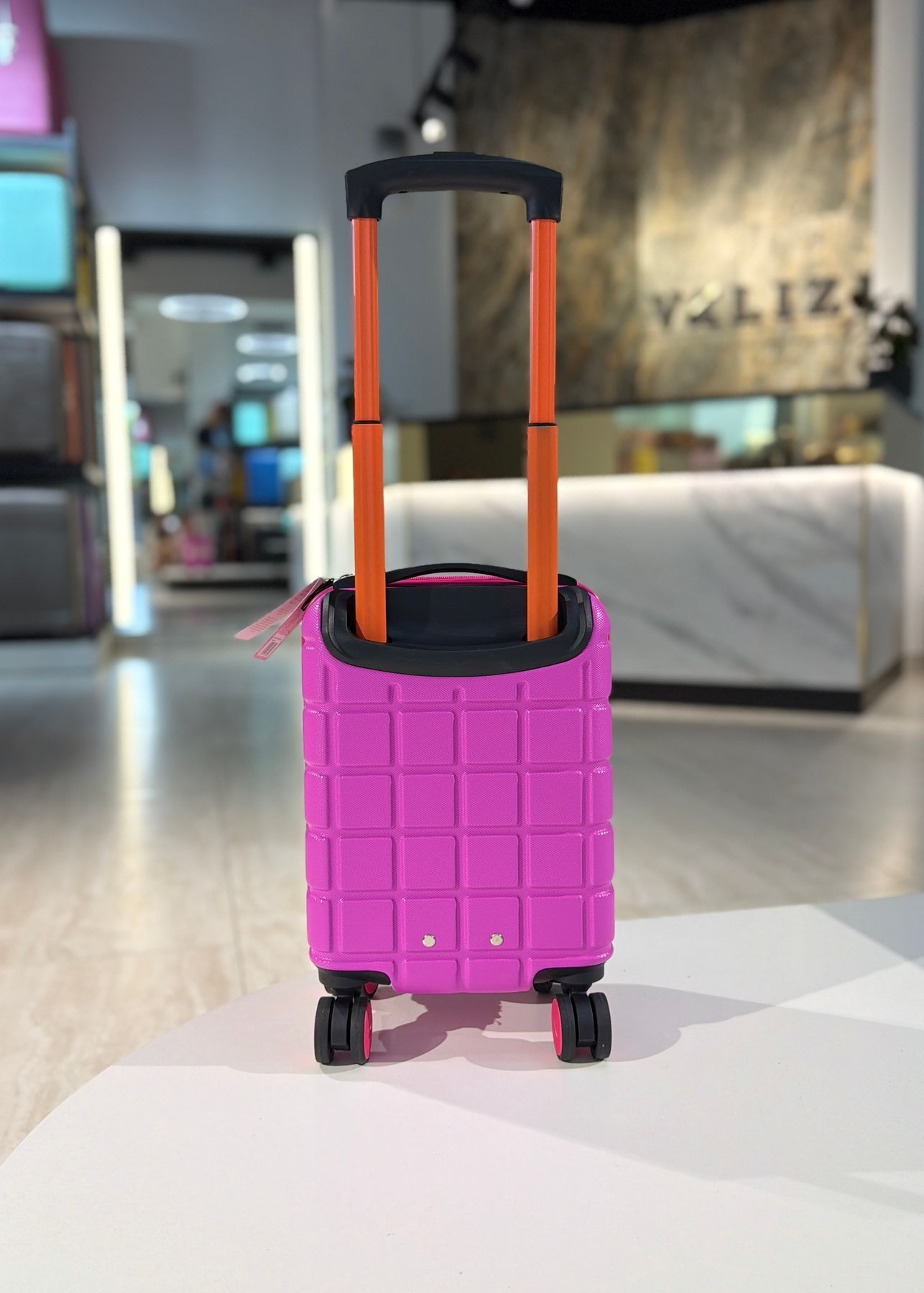 Чемодан 40х25х20 см ручная кладь Wizz Air Ryanair барби SLB-2054 фото