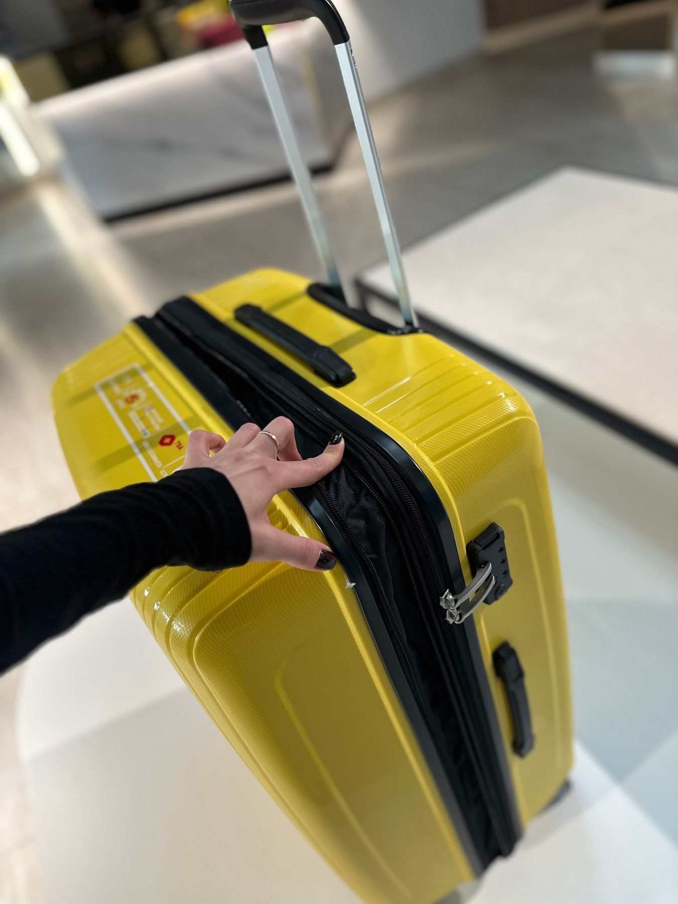 Велика валіза з поліпропілену з розширенням жовта FR-0132-L фото