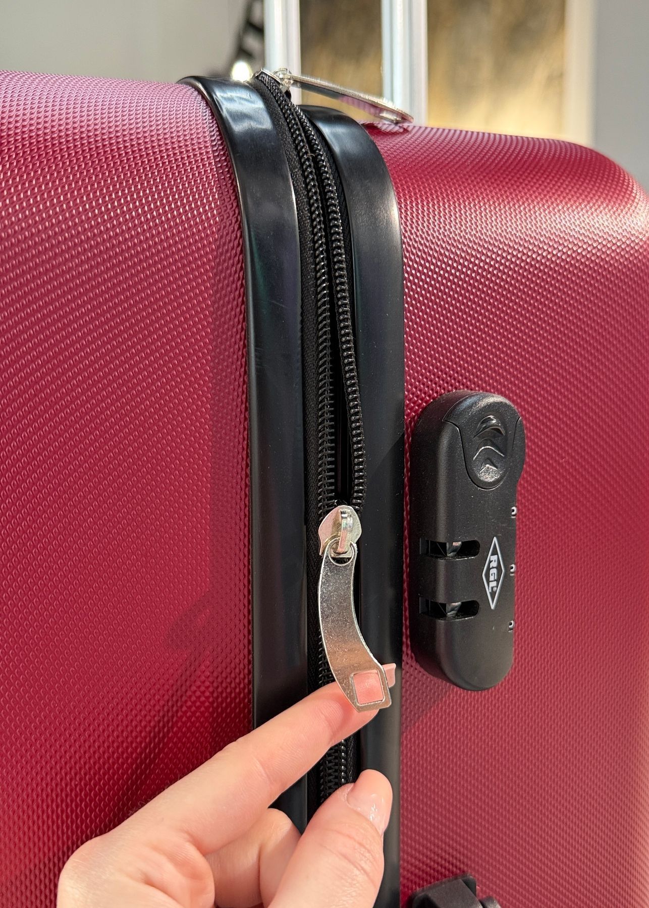 Большой чемодан пластиковый с поликарбонатом в составе бордо  RG-01L фото