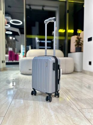 Чемодан пластиковый ручная кладь Wizz Air Ryanair серебро Low-K фото