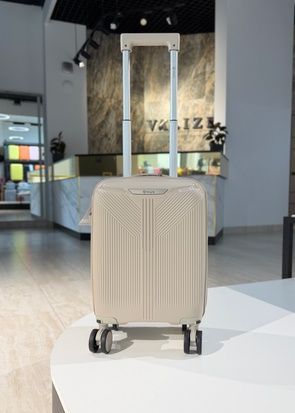 Чемодан из полипропилена ручная кладь Wizz Air Ryanair бежевый Low-P-02 фото