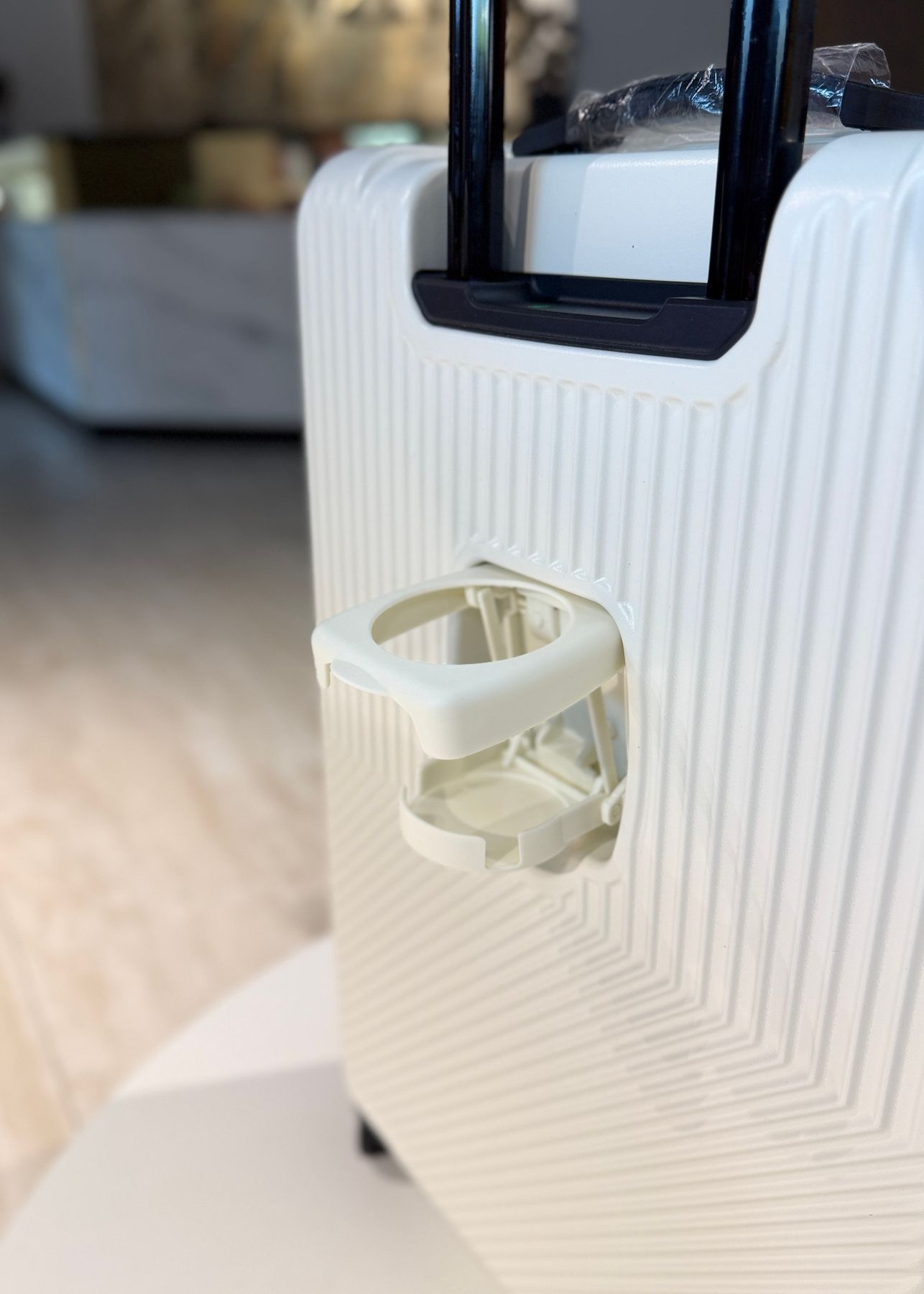 Средний Smart чемодан из поликарбоната с USB и отделением для ноутбука черный Smart-M фото