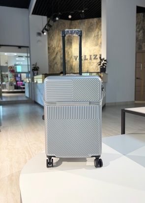 Средний Smart чемодан из поликарбоната с USB и отделением для ноутбука серебро Smart-M фото